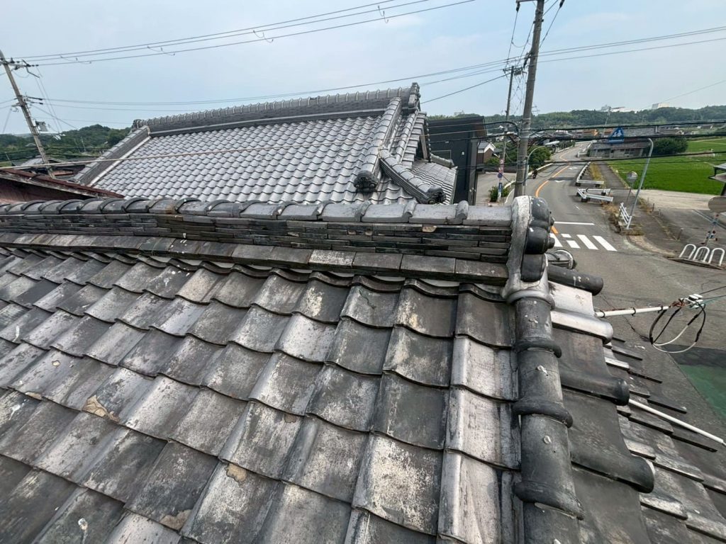 棟側面の漆喰剥がれ